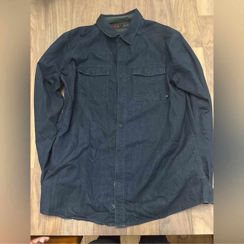 Mountain Hardwear Black Shirt